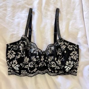 Victoria’s Secret Dream Angels push-up without padding bra